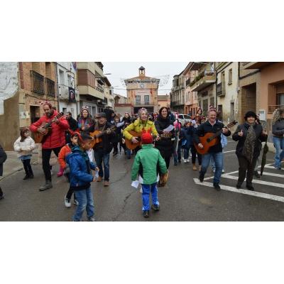 La visita del Olentzero reúne a vecinos y familias en Cabanillas