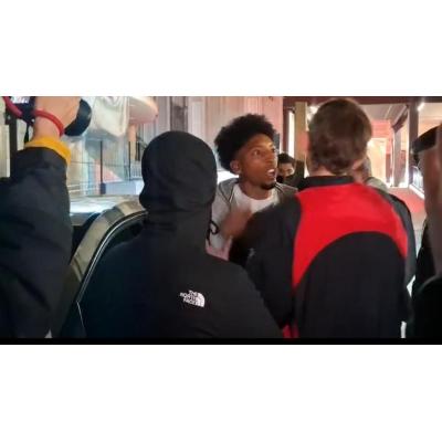 La discusión del exrojillo Mojica con aficionados del Mallorca