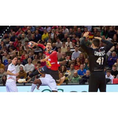 Fotos de la final disputada entre España y Portugal en el Navarra Arena