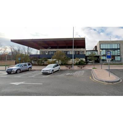 Un colegio de la Comarca de Pamplona, al límite: Educación exige que cesen las protestas contra una profesora