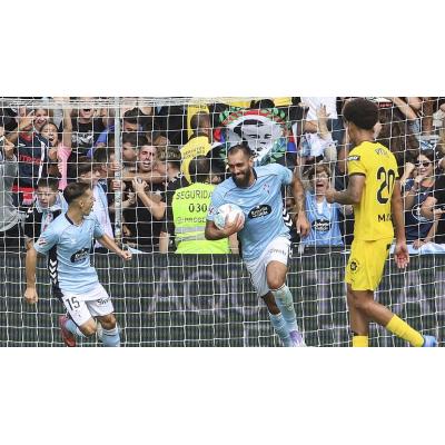 Borja Iglesias, sobre los insultos homófobos: "Qué raro, si esto en el fútbol no pasa nunca"