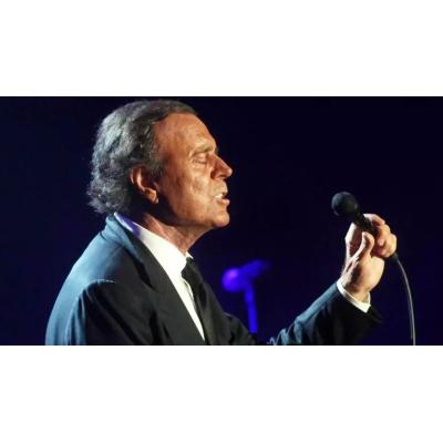 La Fiscalía investiga la denuncia contra Julio Iglesias después de que dos exempleadas le acusen de agresión sexual