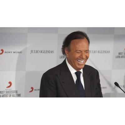 Exempleadas del servicio doméstico de Julio Iglesias acusan al cantante de agresiones sexuales