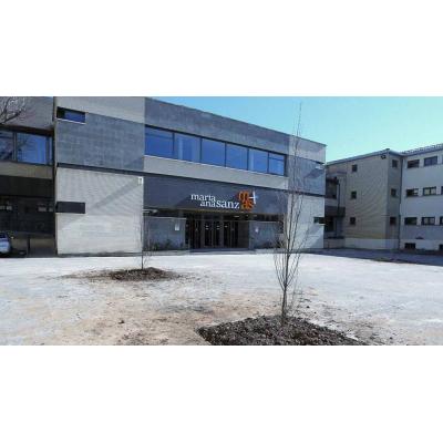 Un incendio sin heridos obliga a desalojar el centro de María Ana Sanz en Pamplona