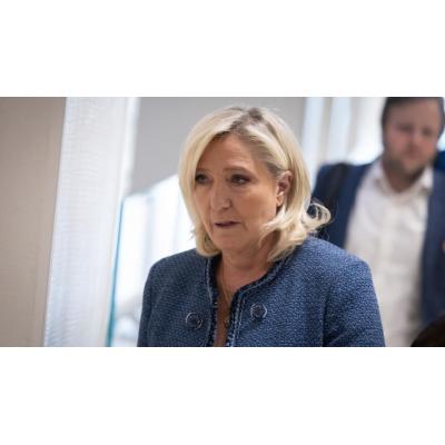La clase política francesa, pendiente del juicio que marcará el futuro de Le Pen