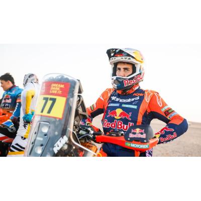 Benavides vuelve a ganar etapa y se pone líder en motos y Lategan vence antes de la maratón en el Dakar