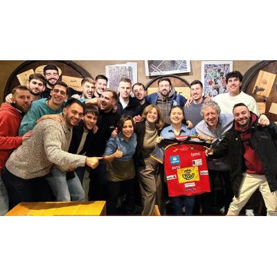 Los Hispanos recargaron energías en un restaurante de la calle Estafeta tras la final del Torneo Internacional de España