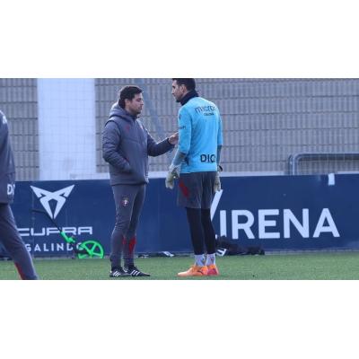 Fotos del entrenamiento de Osasuna en Tajonar tras la eliminación de Copa ante la Real