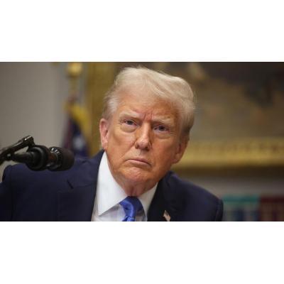 Trump asegura que con Groenlandia en "manos de EE UU" la OTAN será más eficaz y formidable