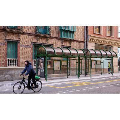La nueva parada de villavesas invade el carril bici de Yanguas y Miranda