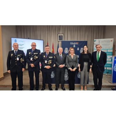 La Jefatura Superior de Policía de Navarra instala desfibriladores en todas sus dependencias