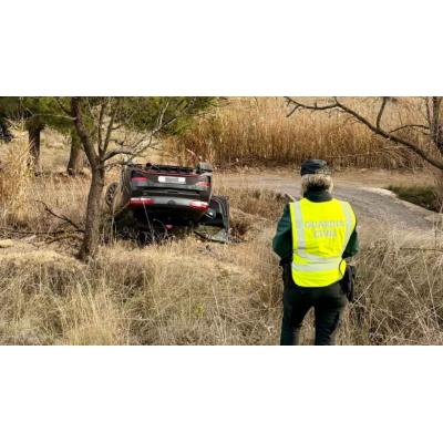 Herido un joven tras volcar y salirse de la vía en Corella