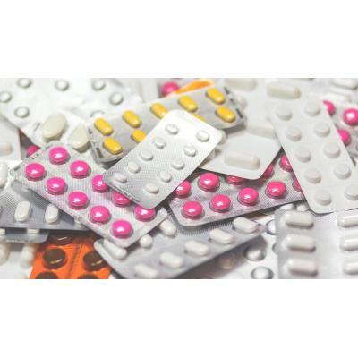 El truco para tragar pastillas fácilmente: no es falta de práctica, sino cómo se coloca la cabeza