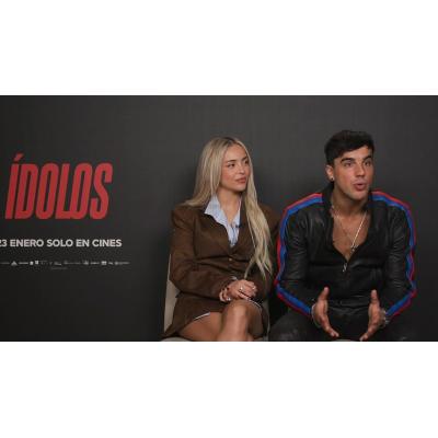 Llega a los cines 'Ídolos': adrenalina, competición, MotoGP con Óscar Casas y Ana Mena