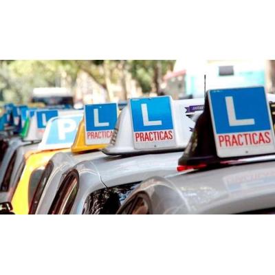 Acude a un examen para recuperar el carné conduciendo un vehículo sin seguro y con la ITV caducada