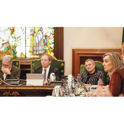 Un pleno cuajado de exigencias de dimisiones que no se llevarán a cabo