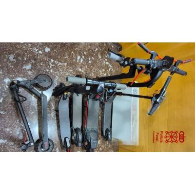 Recuperados varios patinetes eléctricos tras una actuación por quejas vecinales en una bajera de Pamplona