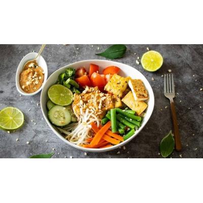 Menú fin de semana: ensalada gado-gado, quesadillas y mousse de arándanos