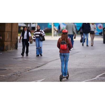 El aviso de la DGT para los conductores de patinetes eléctricos: una nueva norma entra en vigor