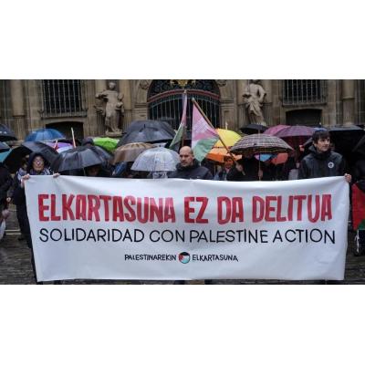 Fotos de la concentración en Pamplona en solidaridad con los activistas de Palestine Action encarcelados en Reino Unido