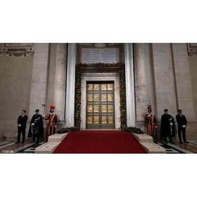 Sellada la Puerta Santa de la basílica de San Pedro, acto final de Jubileo
