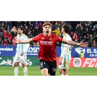 Osasuna sufre hasta el extremo con un final de infarto ante el colista Oviedo en El Sadar