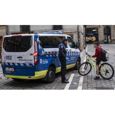 Policía Municipal detiene a cuatro personas por delitos de robo con violencia, resistencia, contra la salud pública y quebrantamiento de medida cautelar