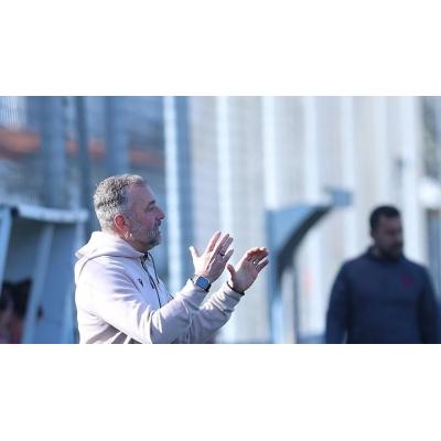 Josu Domínguez, entrenador de Osasuna Femenino: “Si somos contundentes, nos olvidamos de que la línea no ha estado a la altura”