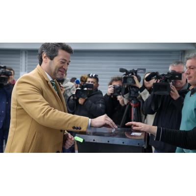 El candidato socialista y el ultraderechista se disputarán la presidencia de Portugal