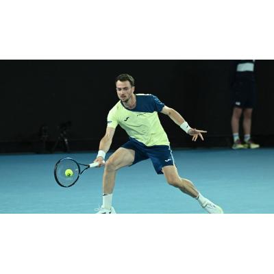 Davidovich y Badosa cumplen en sus debuts en el Abierto de Australia
