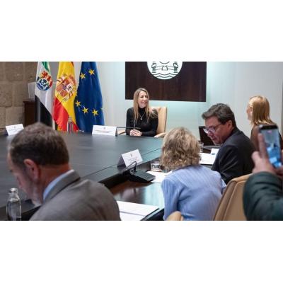 Vox suspende las negociaciones con el PP en Extremadura y complica la investidura de Guardiola