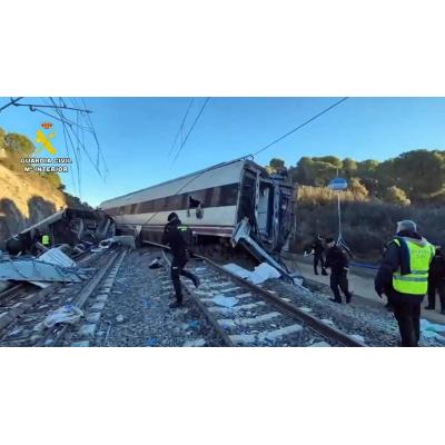 Renfe aleja la posibilidad del fallo humano y de exceso de velocidad en el accidente de trenes de Adamuz
