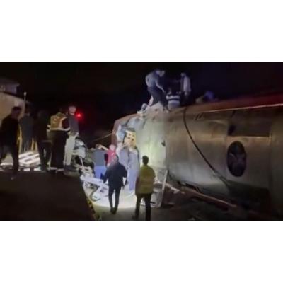 Se elevan a 21 los fallecidos por el descarrilamiento de dos trenes de alta velocidad en Adamuz