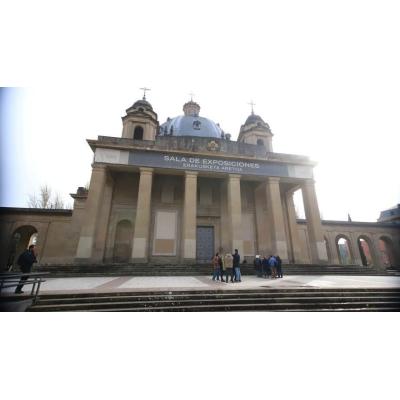 Un jurado de 10 personas elegirá las propuestas para reformar el edificio de los Caídos de Pamplona