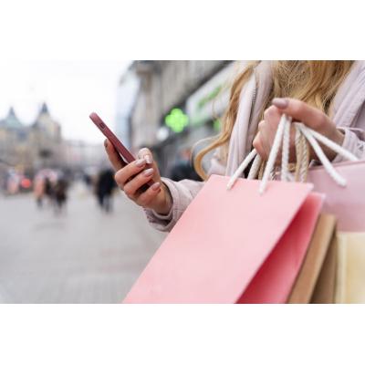 Jóvenes y consumo inteligente: cómo navegan las ofertas y la información en línea