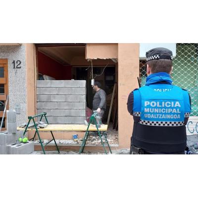 Iniciado el tapiado de la narcobajera de Pamplona tras la actuación judicial
