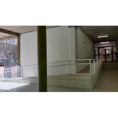 El colegio público de Pamplona con más de 50 años de historia que estrena nueva rampa de acceso