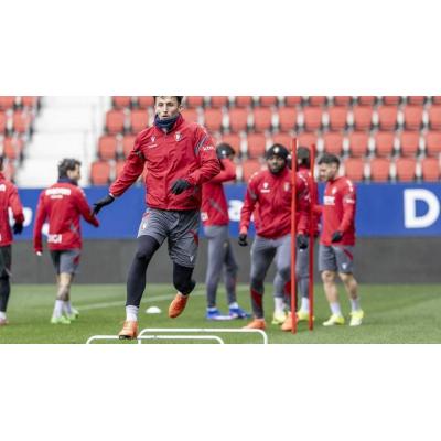 Osasuna prepara a puerta cerrada en El Sadar el partido ante el Rayo