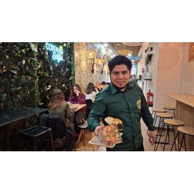 Un café que se come: la torrija que está sorprendiendo en una famosa cafetería de Pamplona
