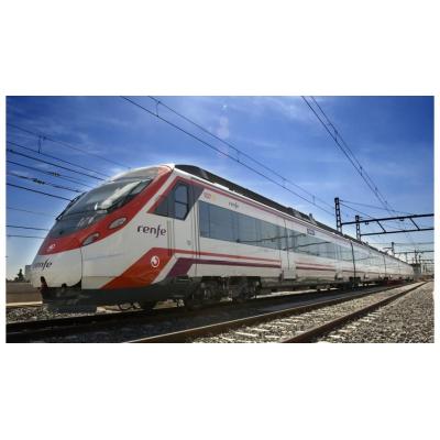 Nuevo accidente ferroviario: un cercanías dañado tras un desprendimiento en Asturias
