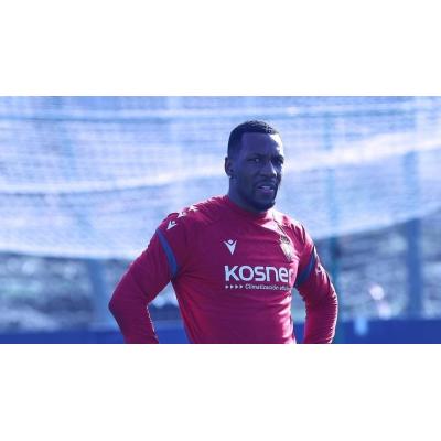 Oriente se abre como vía para Sheraldo Becker