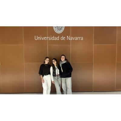 Tres alumnas de la UNAV crean un proyecto de pilates los fines de semana en Pamplona