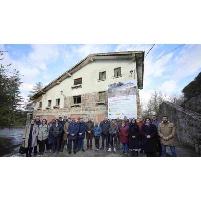 De antigua casa de camineros a espacio público: la transformación de un edificio histórico en un pueblo de Navarra