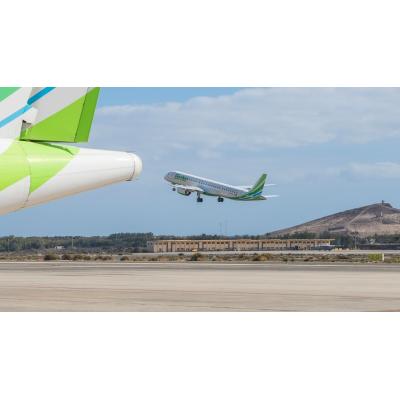 Los empresarios lamentan que el aeropuerto de Pamplona no atraiga vuelos y el entorno gane conexiones y competitividad