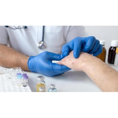 60 sanitarios visitan la nueva Facultad de Salud de la UPNA