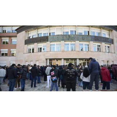 Fotos de la celebración de los exámenes del MIR en el nuevo edificio de la Facultad de Ciencias de la Salud de la UPNA