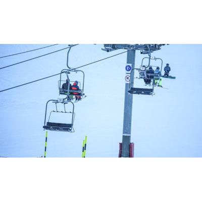 Una avería deja atrapados a numerosos esquiadores en un telesilla en Segovia