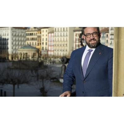 “He pasado de ser el moderado del Gobierno a que ahora me definan como el radical y un hacedor de trincheras”