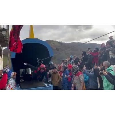 Vídeo: desfile de carnaval en Sunbilla