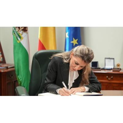 Trabajo se reúne este lunes con los agentes sociales para la subida del SMI de 2026